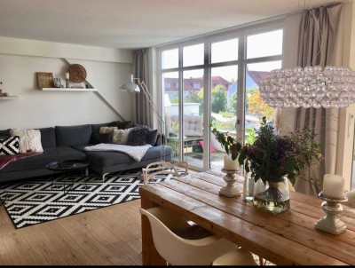 exklusive Maisonette mit Balkon + Dachterrasse in charmantem Altbau