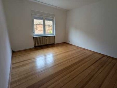 *** Gut aufgeteilte 2 ZKB-Wohnung mit Balkon ***