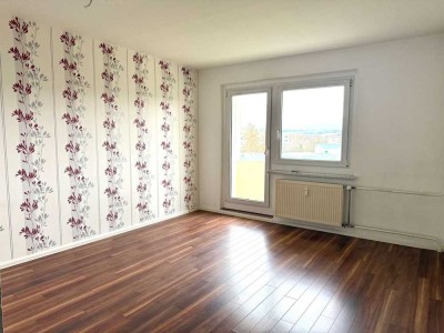 *Achtung !! Für Handwerker* 3 Kaltmieten frei* 3 Zimmer mit Balkon/Dusche zum selbst gestalten **