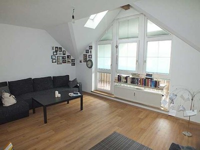 Sonnige  2,5 Zimmer Wohnung mit großem Südwest Balkon