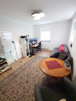 Exklusive 3 Zi. Wohnung mit großem Süd-Balkon und Einzelgarage