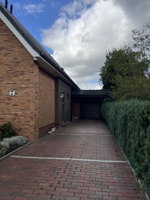 Vollständig renovierte Wohnung mit zwei Zimmern sowie Garten in Wiefelstede
