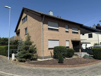 Zweifamilienhaus mit riesigem Platzangebot in toller Lage