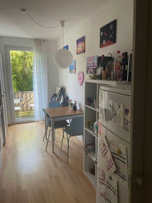 Vollständig renovierte 3-Raum-EG-Wohnung mit Balkon und Einbauküche in Osnabrück