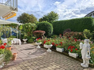 Bad Aibling,  ToP gepfl. Eigenheim (DHH)  6 Zi.  Bj. 2002, viel Platz, gro. Terr.asse