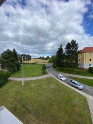 3-Raum-Wohnung in ruhiger Lage in einem soliden Mehrfamilienhaus in Rositz