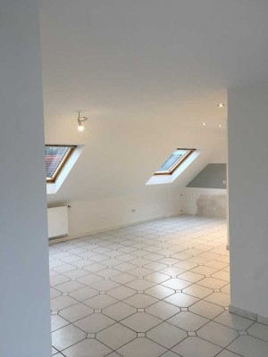 Helle 3-Zimmer Dachgeschosswohnung in Bexbach mit Garten und Stellplatz