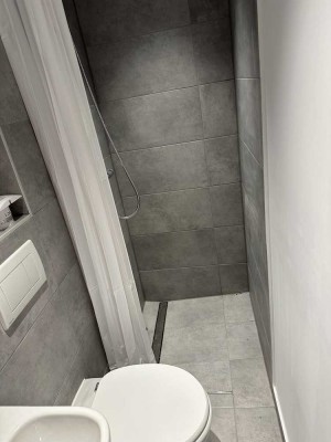 Sanierte 1-Zi.-DG-Whg.   Bestlage Südstadt