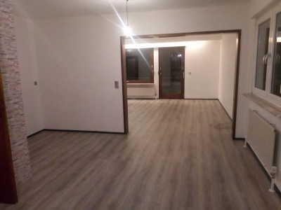 Schöne helle 4,5 Zimmer Wohnung in Enzkreis, Wurmberg