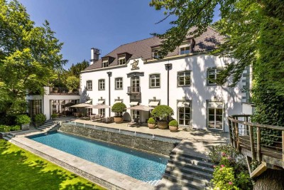 Luxuriös saniertes Villenjuwel von 1928 mit Pool, Kino und Hamam