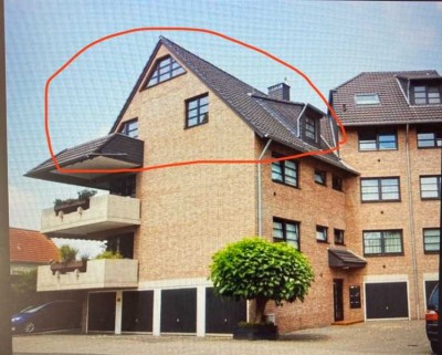Helle Maisonette-Wohnung mit Blick über die Dächer zum Rhein