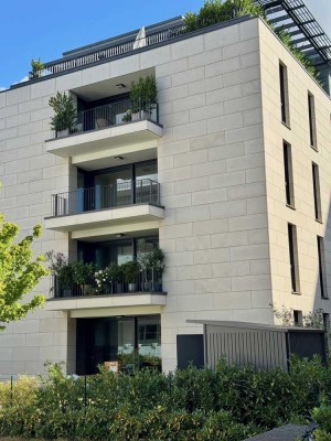 Große, lichtdurchflutete Wohnung mit Balkon- reserviert.