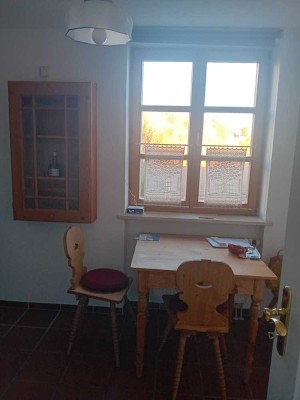 Gemütliche 3-Raum-Wohnung mit gehobener Innenausstattung mit Balkon und EBK in Grafrath