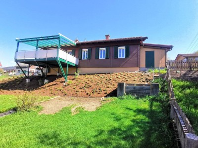 Wohnhaus samt Sonnenterrasse, Garage und Nebengebäude in Krieglach