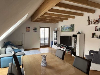 Helle (teilmöblierte) 3,5-Zimmern-Maisonette mit Balkon und Einbauküche in Remseck