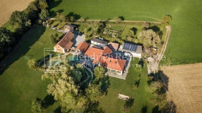 Bezaubernder Landsitz in Wienerwald-Alleinlage mit Schwimmteich auf 3,4 Hektar - 23 km zur Wiener Westeinfahrt