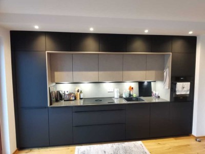 ++ Qualitativ hochwertige Wohnung mit Balkon und EBK ++