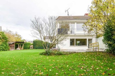 Reihenendhaus mit An- und Ausbaumöglichkeiten (DG) *  4 Zimmer * Terrasse * Balkon * Carpor