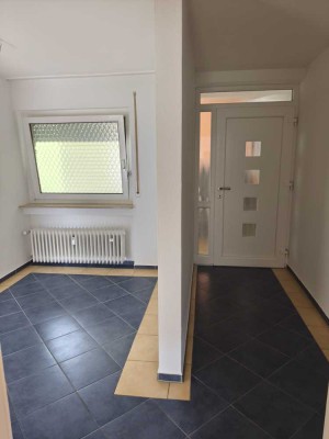 Vollständig renovierte 2,5-Zimmer-Wohnung mit Balkon in Am Ahornrain, Oberkochen