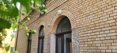 Kleine feine Altbauwohnung mit Stellplatz in der Westvorstadt! Provisionsfrei!