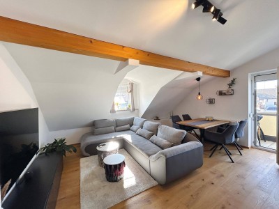 Charmante und ruhig gelegene 2-Zimmer-Wohnung mit Sonnenuntergangsblick an Stadtrand