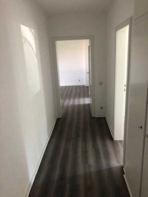 Freundliche und gepflegte 2-Raum-Hochparterre-Wohnung mit Balkon in Krefeld-Hüls