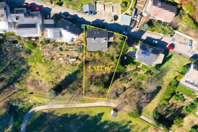 FREISTEHENDES EINFAMILIENHAUS MIT EINLIEGERWOHNUNG AUF GROßEM GRUNDSTÜCK