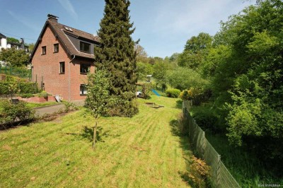 Freistehendes Ein- oder Zweifamilienhaus in Waldrandlage!