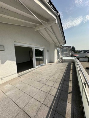 Exklusive Penthousewohnung mit Einbauküche zu vermieten! (Besichtigungen ab dem 03.09.2025)