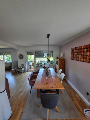 stilvolle renovierte Wohnung mit Balkon