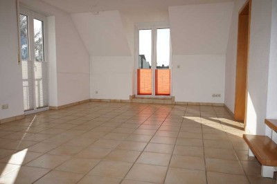 NEU! Zum verlieben! Wunderschöne Maisonette-Wohnung mit großer Terrasse!