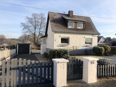 Vollständig renoviertes Einfamilienhaus mit vier Zimmern und Einbauküche in Windhagen.