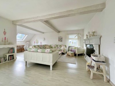 Lichtdurchflutete Wohnung mit viel Platz (zus. im DG) und Sonnenloggien