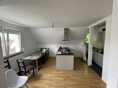 Schöne 4,5-Zi DG Maisonette Wohnung in Stuttgart