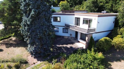 KL-Bännjerrück - Großzügiges, freistehendes Einfamilienhaus mit 2 Garagen und schönem Fernblick