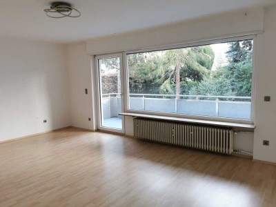 3-Zi-Wohnung mit Einbauküche und großem Südbalkon in ruhiger Lage