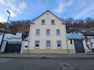 Geräumiges EFH mit ausbaufähiger Scheune, landwirtschaftlichem Terrassengarten und großer Garage