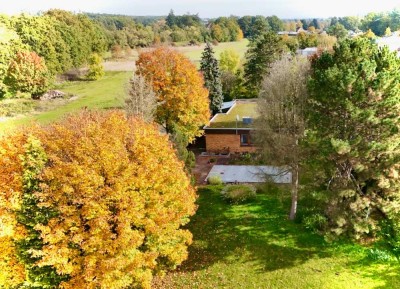 Bungalow mit 3 Garagen auf großem Anwesen in traumhafter Lage