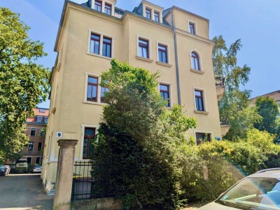 Einzigartige Eigentumswohnung in einer der begehrtesten Lagen von Dresden! Eigener Garten!