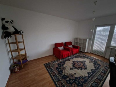 Geschmackvolle & helle 2-Zimmer-Wohnung mit EBK in Schwalbach am Taunus (Suche Nachmieter)