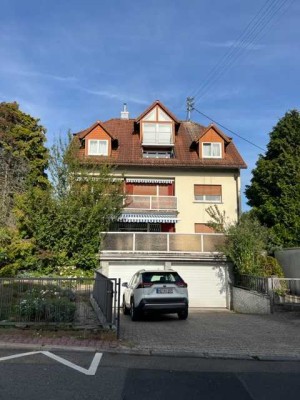 Erstbezug nach Sanierung: Helle und sonnige 4-Zimmer-Wohnung mit sehr großer Südterrasse