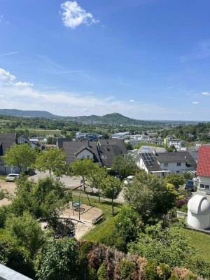 Stilvolle 2,5-Raum-Wohnung mit Balkon, Gallerie und Einbauküche in Eningen unter Achalm