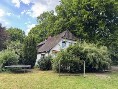 Wohnen im Grünen – familienfreundliche 4-2/2-Zimmer-Doppelhaushälfte mit Potenzial