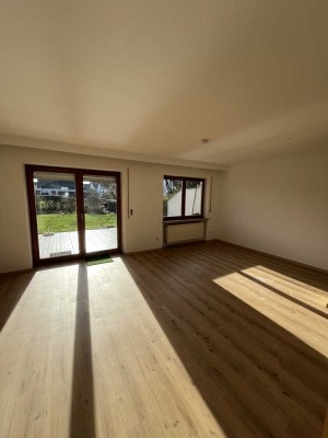 Gepflegte 5-Zimmer Doppelhaushälfte mit Garage in Ingolstadt-Südwest