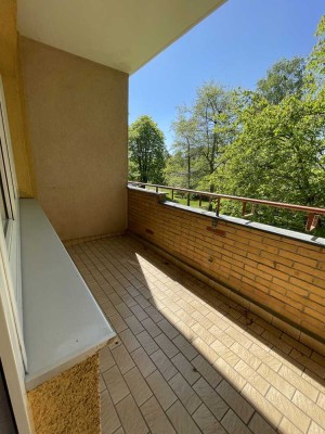3-Zimmer-Wohnung im Grünen mit Einbauküche