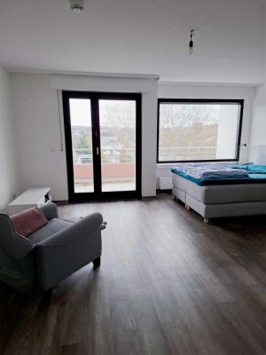 Sehr schönes Appartement mit Balkon und Einbauküche