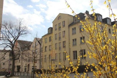 renovierte 2 Zimmer Wohnung mit Einbauküche mitten im Zentrum