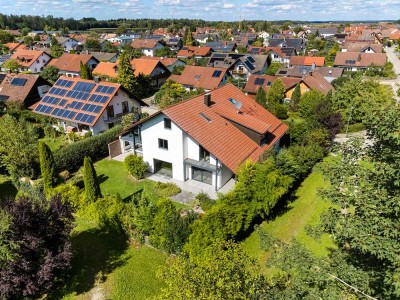 Großzügiges Einfamilienhaus mit Einliegerwohnung/Büro, Doppelgarage & Wellnessbereich in Scheuring