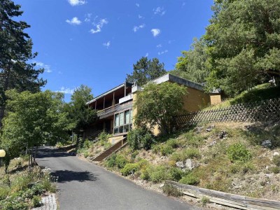 Einzigartiges Architektenhaus mit Traumblick über das Taubertal  Letztes Haus auf dem Berg in
