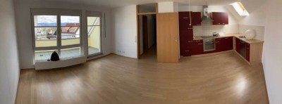 3 Zimmer mit EBK, Balkon und bis zu 2 Parkplätzen